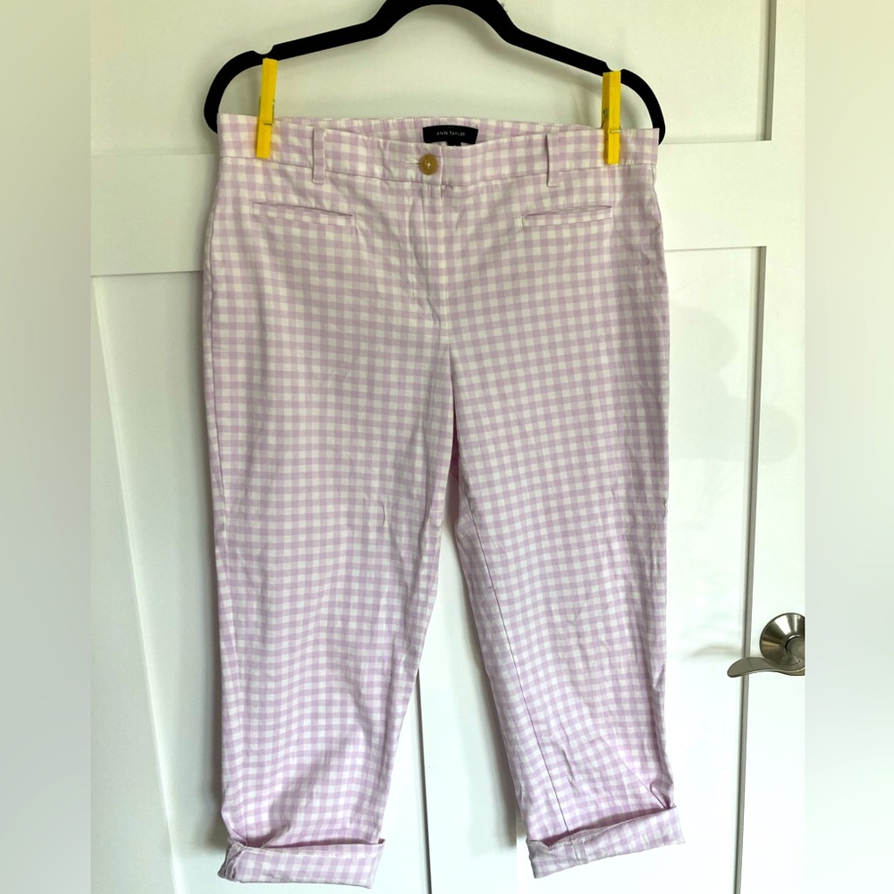 Ann Taylor capri pants in size 10